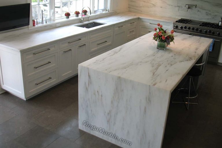 Read more about the article Kitchen Island Design Mistakes to Avoid